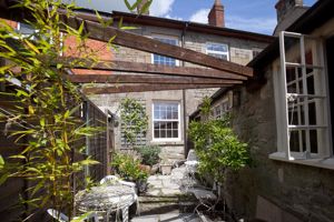 Courtyard Garden- click for photo gallery